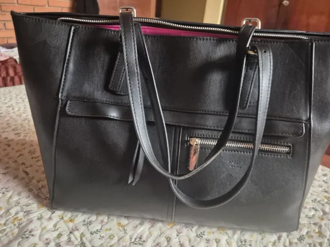 Bolsa grande, Arezzo,nova,comprei tem 4 meses.