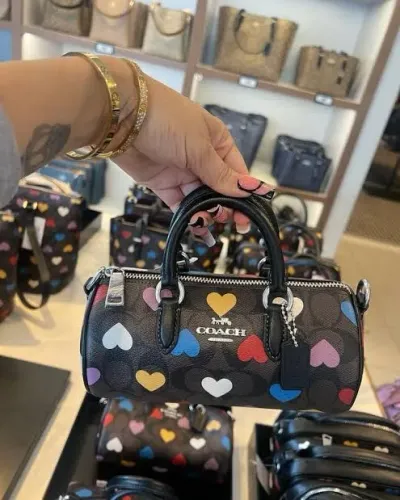 COACH BOLSA TIRACOLO ?CORAÇÕES COLORIDOS?