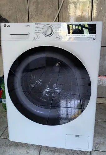 Máquina de lavar roupas LG 13kg