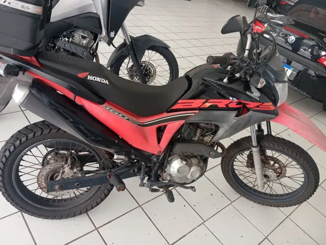 VENDO MOTO BROOS 