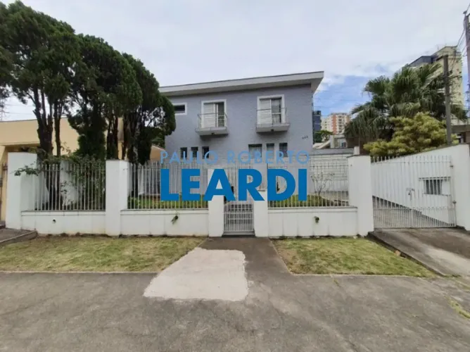 CASA ASSOBRADADA - VILA LEOPOLDINA - SP