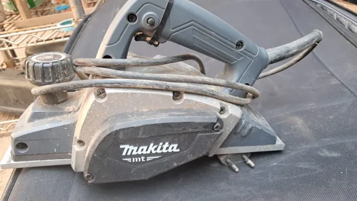 Plaina elétrica Makita