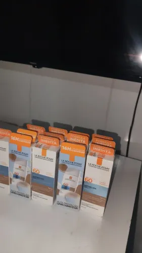 QUEIMA DE ESTOQUE PROTETOR LA ROCHE Q