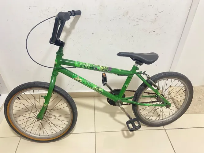 Bicicleta infantil aro 20 do Hulk 