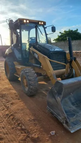 Retroescavadeira cat 416e