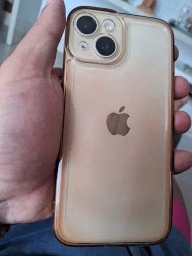iPhone 14. Branco. 128GB. R$2.400,00. 84% bateria. Carregador original.