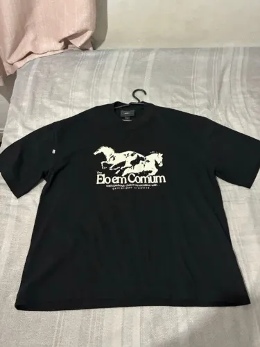 camiseta elo em comum boxy dust preta