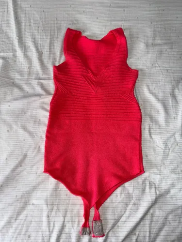 Body canelado tam único 