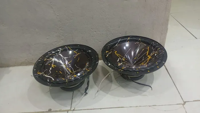 Vendo par de alto falante Bravox de 12 polegadas bobina dupla de 220 watts