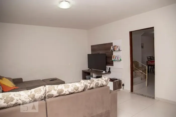 Casa à Venda - Centro, 6 Quartos, 370 m2