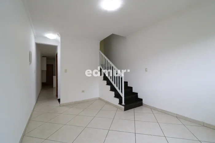 SOBRADO para VENDA com 120m² no bairro Vila Camilópolis com 3 quartos e 2 vagas. Santo And