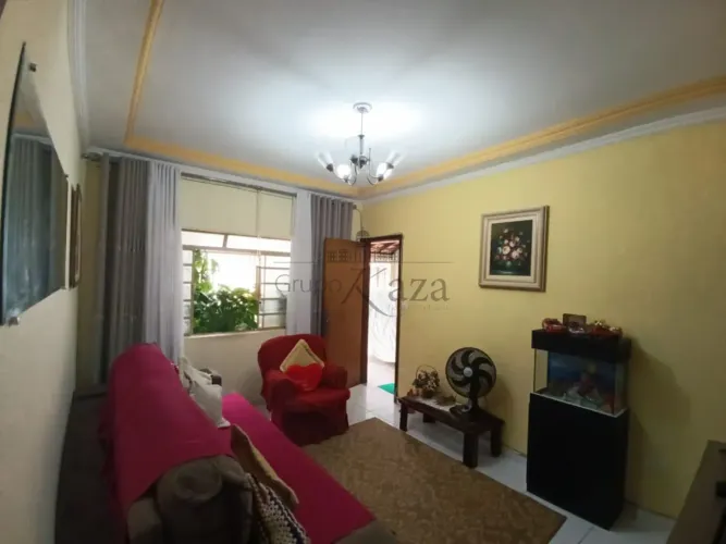 Casa Térrea - Jardim Paraíba - 2 Dormitórios - 89m².