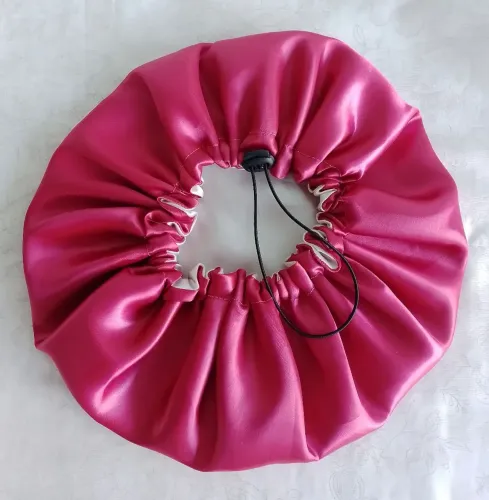 Touca de cetim dupla face com regulador rosa