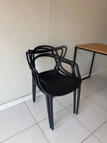 Cadeira Encosto Vazado Allegra Preto Conthey
