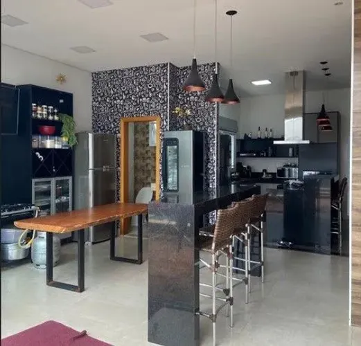 Casa à venda no Condomínio Reserva dos Ipês em Uberlândia