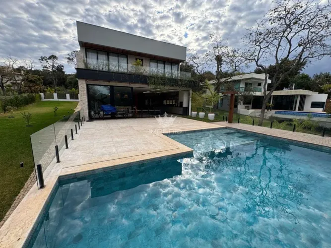 MARAVILHOSA CASA DE ALTO PADRÃO Á VENDA EM CARMO DO CAJURU 2.000M²