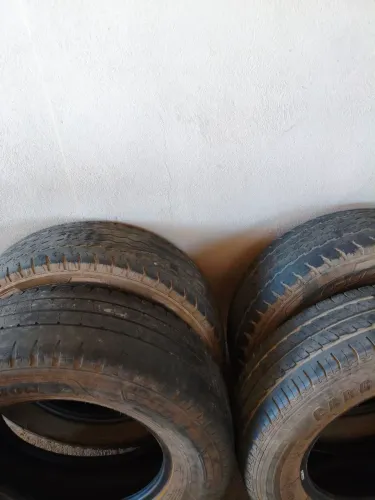 Pneus 206/70 R15 