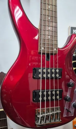 Baixo Yamaha TRBX 305 Sem Uso