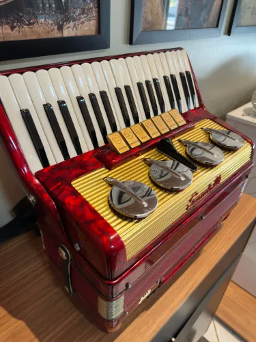 Acordeon Sanfona Scandalli 80 baixos - série ouro