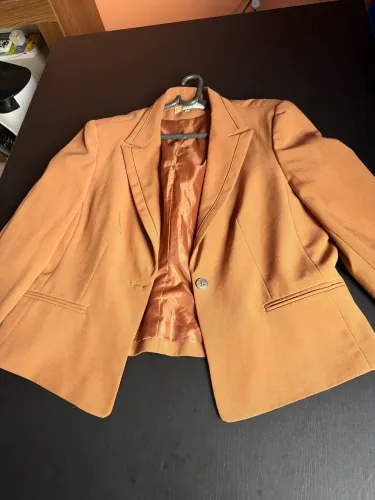 Blazer Tam 44 feminino curto