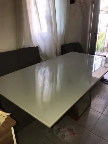 Mesa 6 lugares Branca com tampo de vidro e MDF sem cadeira
