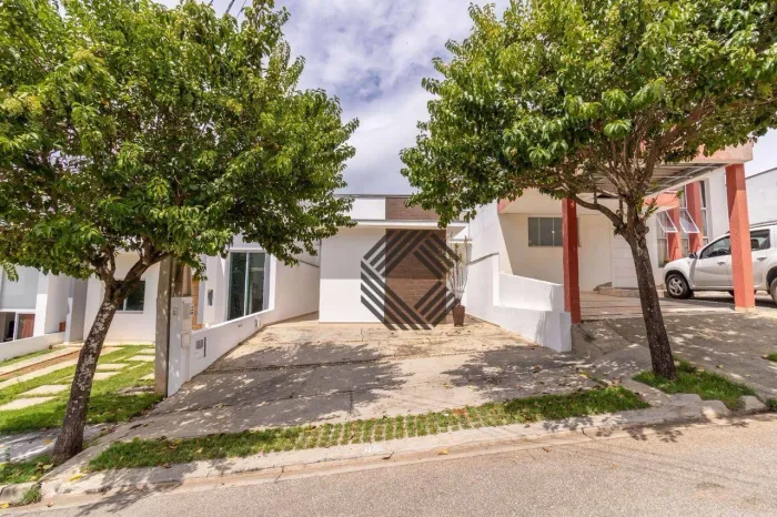 Casa térrea com 3 quartos (1 suíte) à venda no Condomínio Golden Park Residence II - Soroc