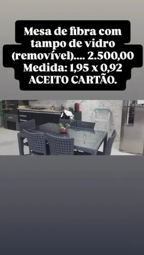 Mesa de Fibra Sintética