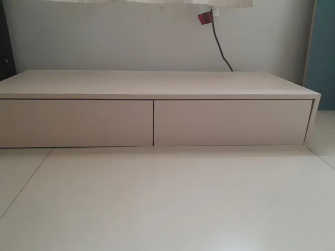 Vendo uma escrivaninha/penteadeira