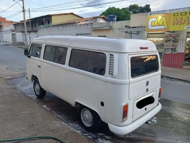 Volkswagen Kombi Lotação 1.4 MI Total Flex 8V 2012