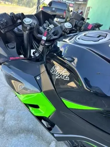Vende-se Kawasaki Ninja 400 2019