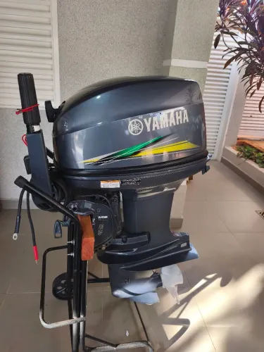 Motor de Popa 40 HP Partida Elétrica 2024 impecável