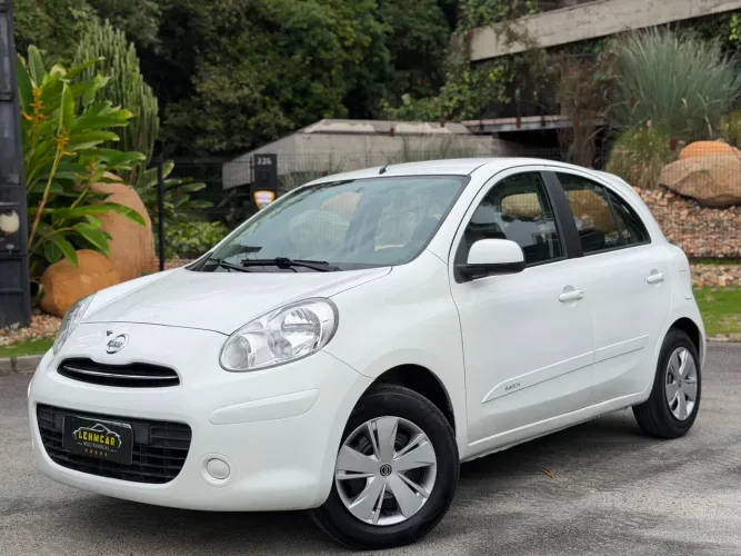 Nissan March 1.0 16V Flex Fuel 5P 2013