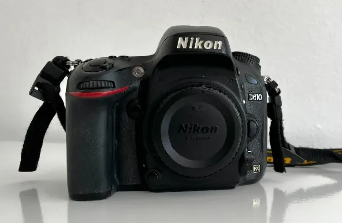 Nikon D610 Full Frame Corpo + Grip Original + 2 Baterias (Usado)