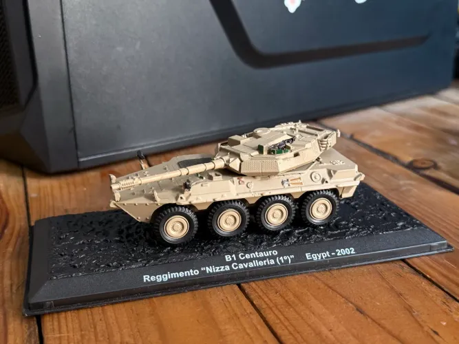 B1 Centauro Nizza Cavalleria 11º - Egito 2002 | Miniatura Militar 1:43