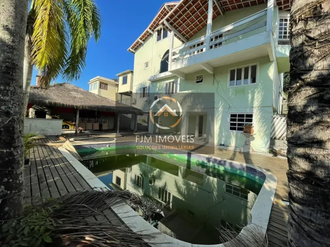 Casa de Condomínio em Camboinhas, Niterói: 4 Quartos, 480m² à Venda