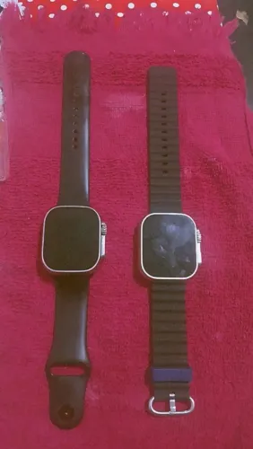 Vendo dois relógios digitais semi novos 