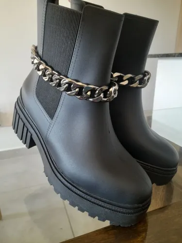 Bota estilosa Petite Jolie