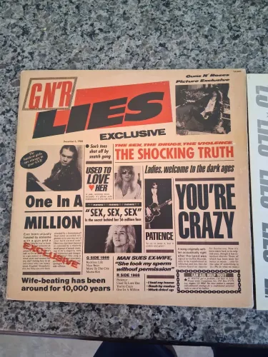 Guns and Roses. Lp Lies. Com encarte