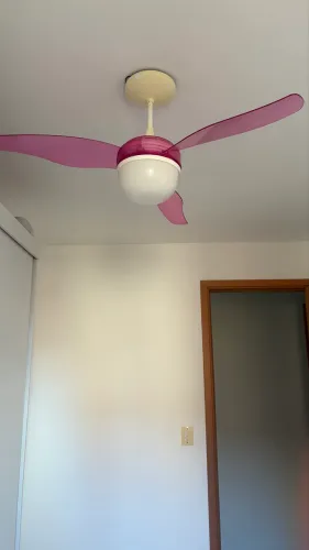 Ventilador de teto com luminária