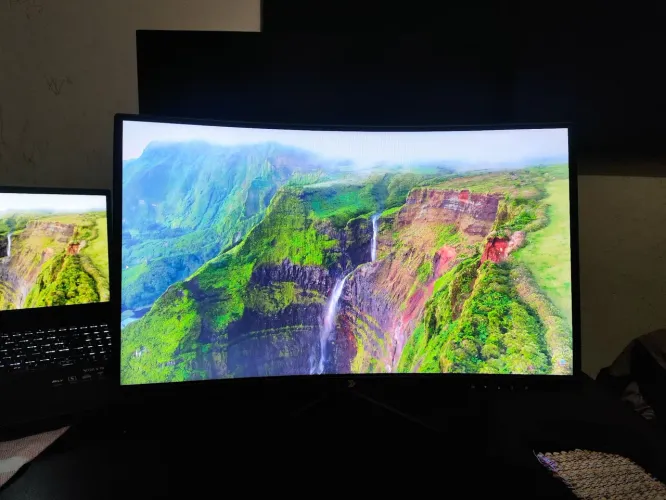 Monitor Gamer Curvo KBM! Gaming 23,6