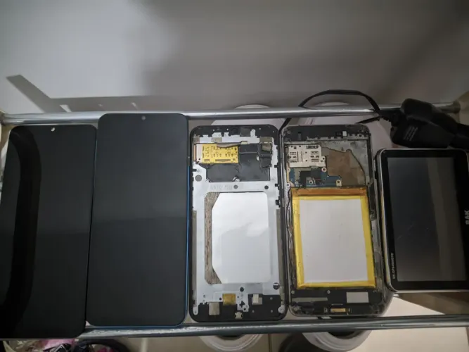 Lote de Celulares e GPS para reparo