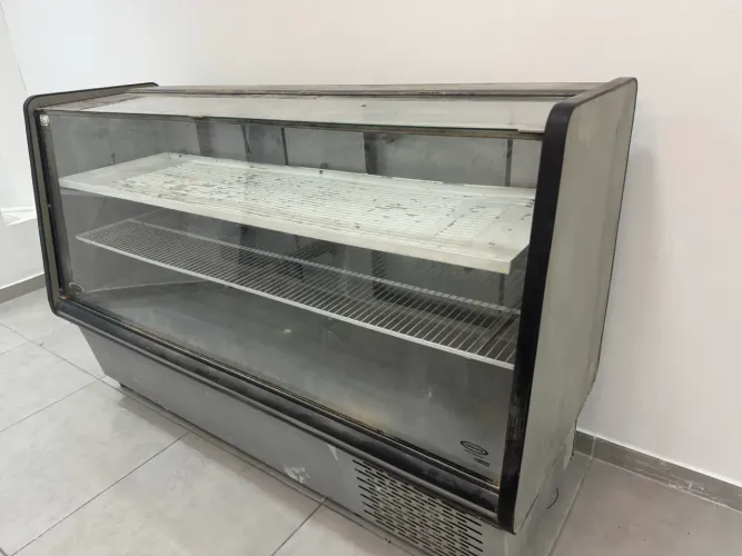 Geladeira expositora 