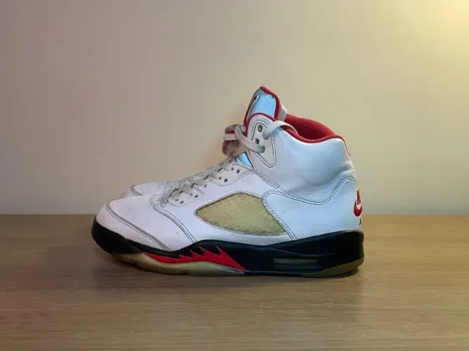 Air Jordan 5 - Fire red