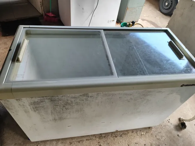 Freezer metalfrio