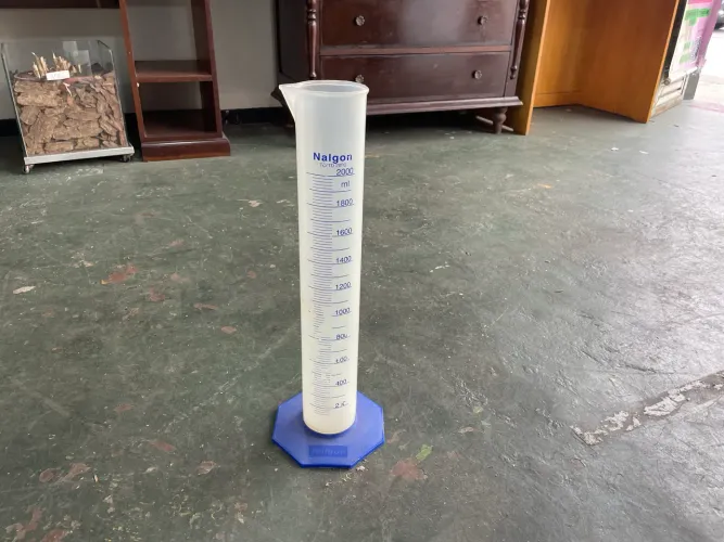 Proveta em Polipropileno Graduada 2000ml