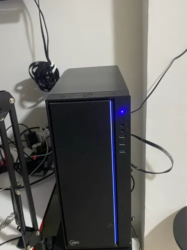 Pc gamer 16 ram, 1 tb HD 500 SSD, rx6600, Intel i5 9 geração e 2 monitores. aceito troca
