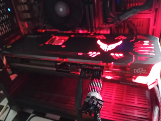 Placa De Vídeo RX 6700XT 12GB Red Devil
