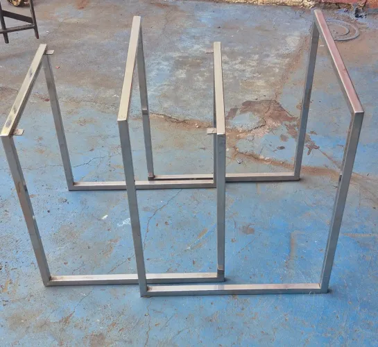 Bases de mesa de aço inox - Modelo Nicho