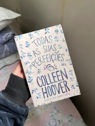 Livro - Todas as suas imperfeições. 