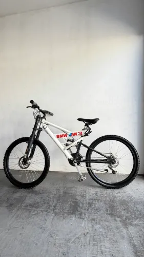 Bicicleta linda e confortável